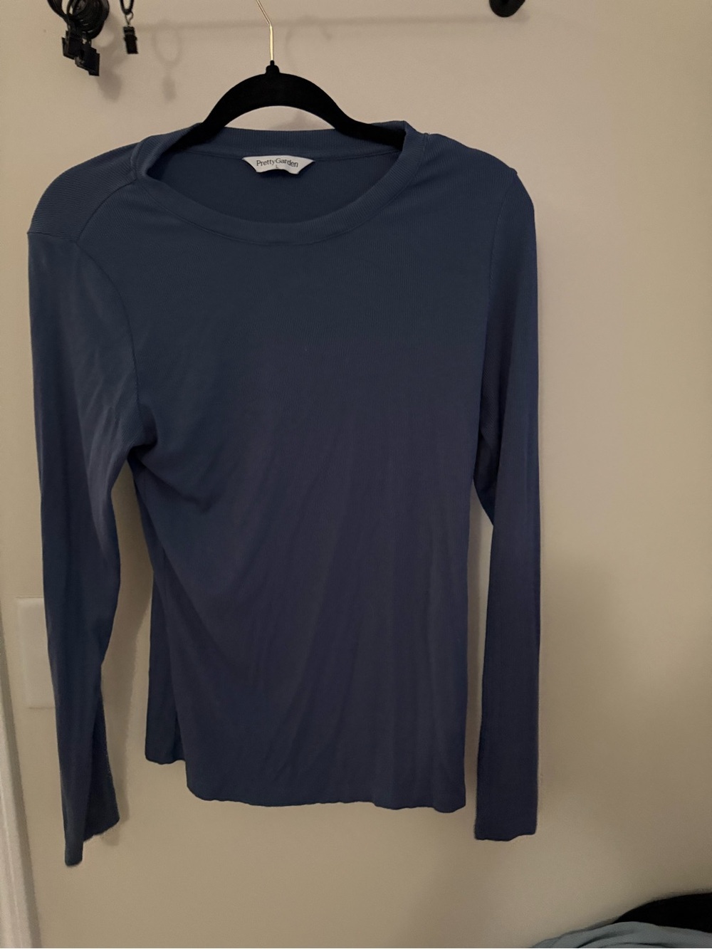 Pretty Gardener Long-Sleeve Crewneck Top in Slate Blue